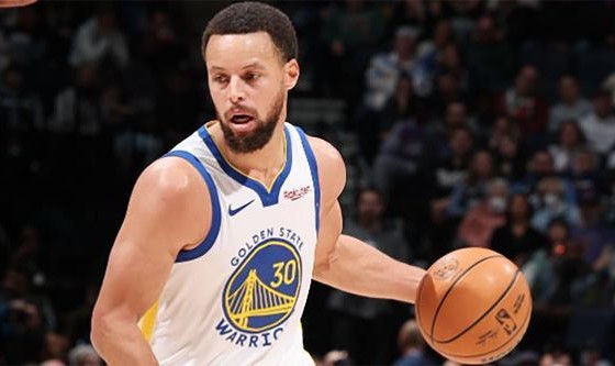 开云APP-突发膝盖不适 库里：如果一切顺利 我会争取明日背靠背出战