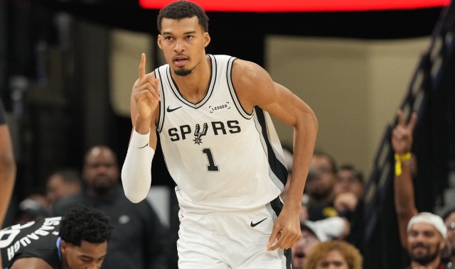 开云体育-韦德：你不懂文班下一步会做什么 他有着外星人一样的神秘感