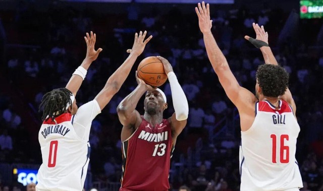 开云体育-狂砍83分！阿德巴约打破科比单场得分纪录，成历史第二人！队友帮助+对手成全，让纪录之夜争议不小！